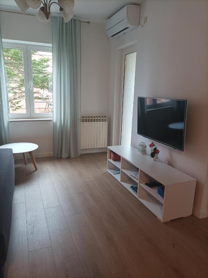 Neda Apartmani มาลีโลชินจ์ ภายนอก รูปภาพ